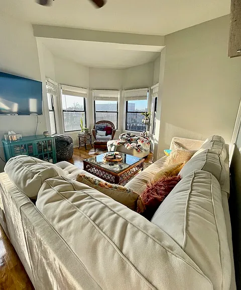 3359 N Southport Ave #4 — Photo 4