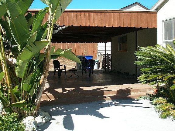 Out of the sun to Bar-B-Que!