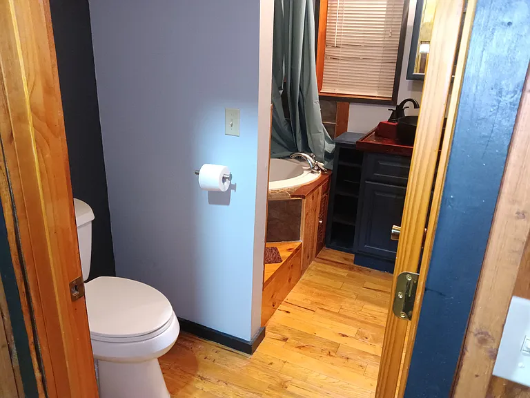 Main bathroom