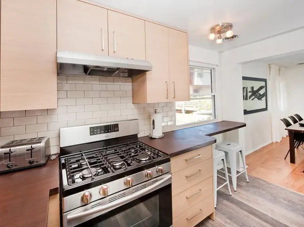 1 Saddlewood Ct, Jersey City, NJ 07302