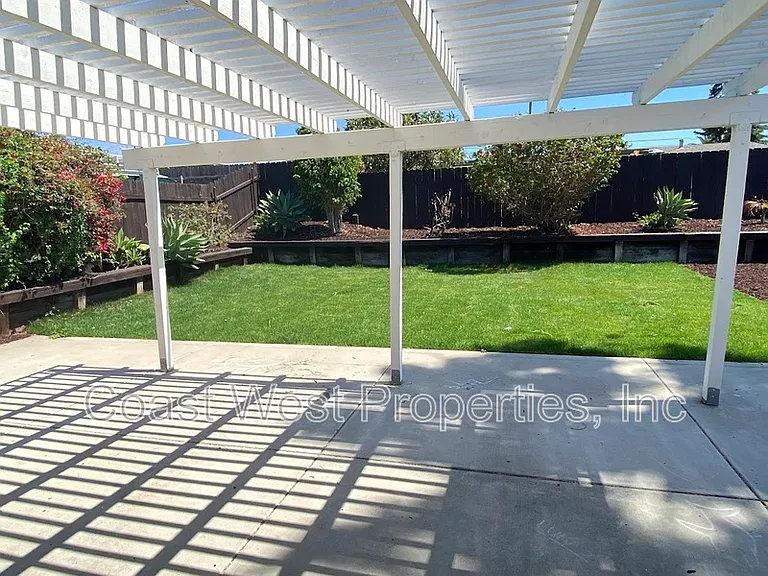 9161 Huntington Ave — Photo 20