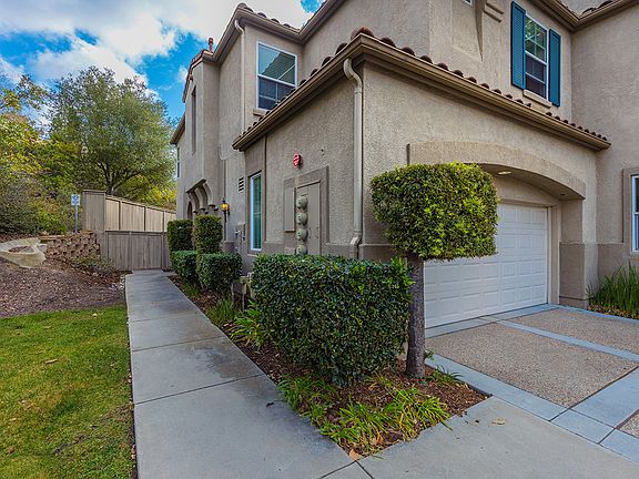 3rd image of 1184 Caprise Dr