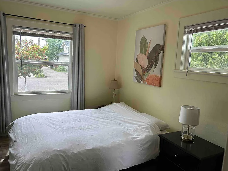 E Florence St — Photo 8