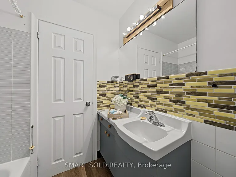 1 Cameo Cres — Photo 24