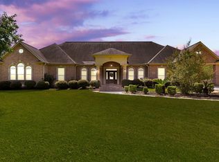 1021 N Country Club Dr, Shoreacres, TX 77571