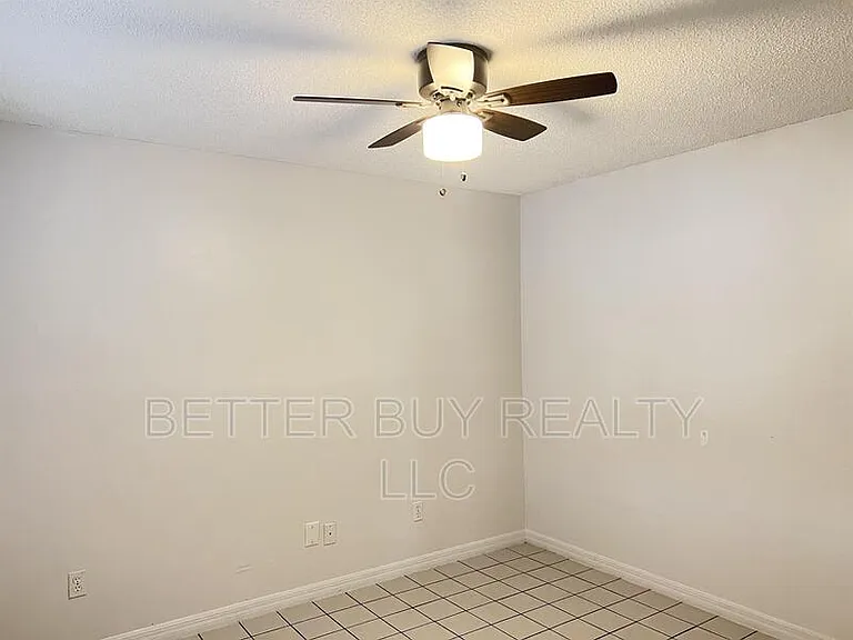 25 Plain View Dr #B — Photo 8