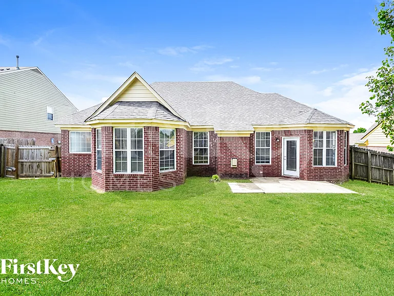 7298 Hunters Horn Dr — Photo 18