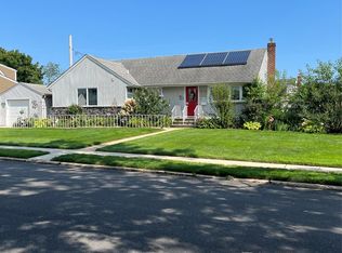 2810 Charles Rd, Wantagh, NY 11793