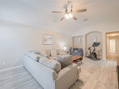 2335 Village Leaf Dr, Spring, TX, 77386
