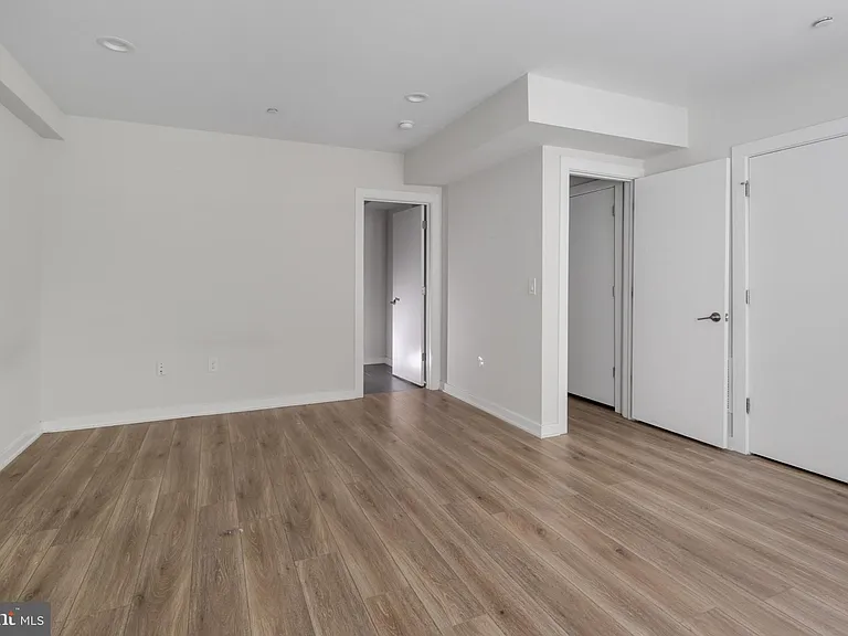 360 Monastery Ave #1R — Photo 12