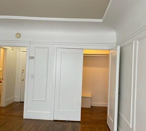 4th image of 2360 Mission St APT 27