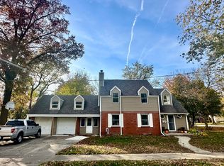 1207 Lafayette St, Valparaiso, IN 46383