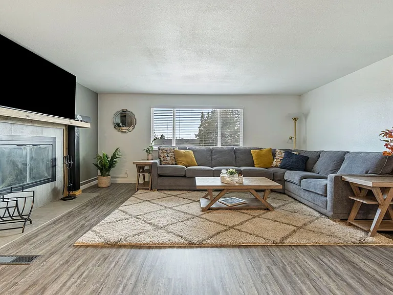 701 Bowman Dr — Photo 15