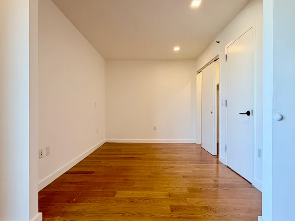 25 East 19th Street image 6 of 12