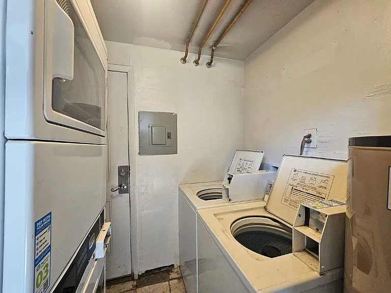 1140 N Downing St #401 — Photo 6