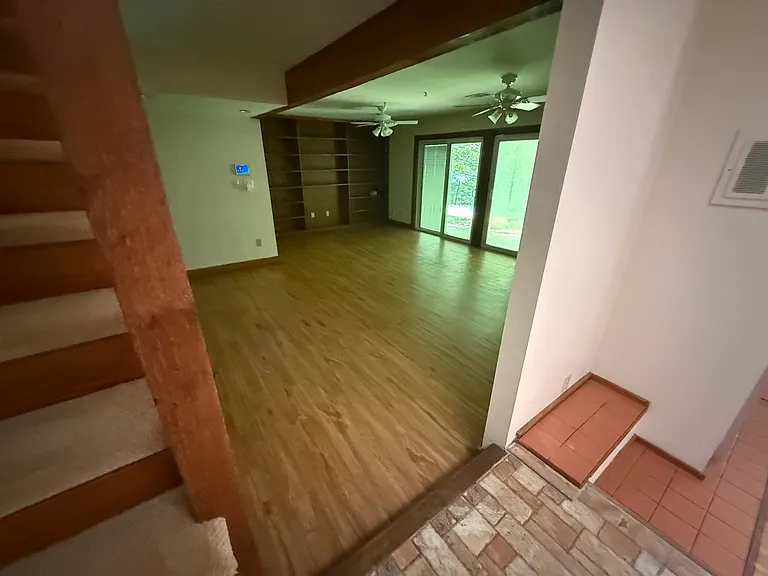 10200 Rivertown Rd — Photo 3
