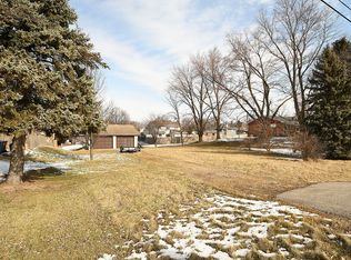 1206 E Division St, Lockport, IL 60441