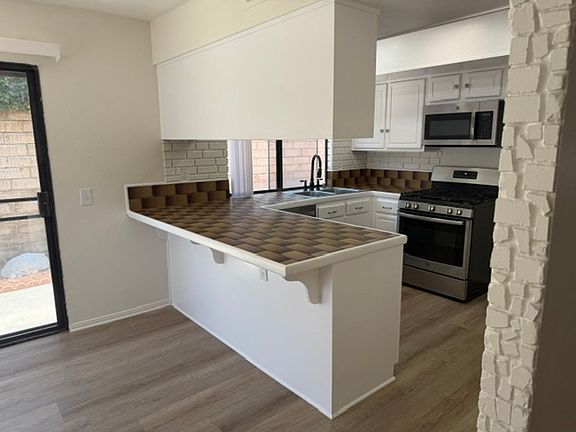 5th image of 2324 Raintree Dr