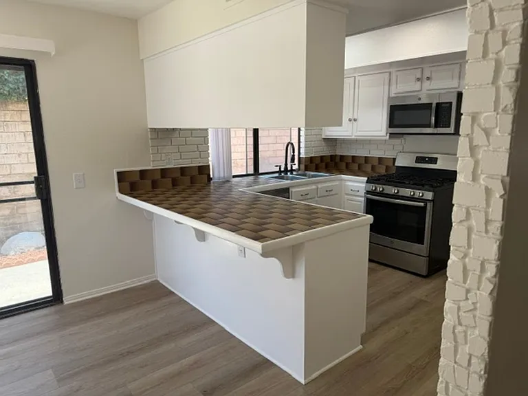 2324 Raintree Dr — Photo 5