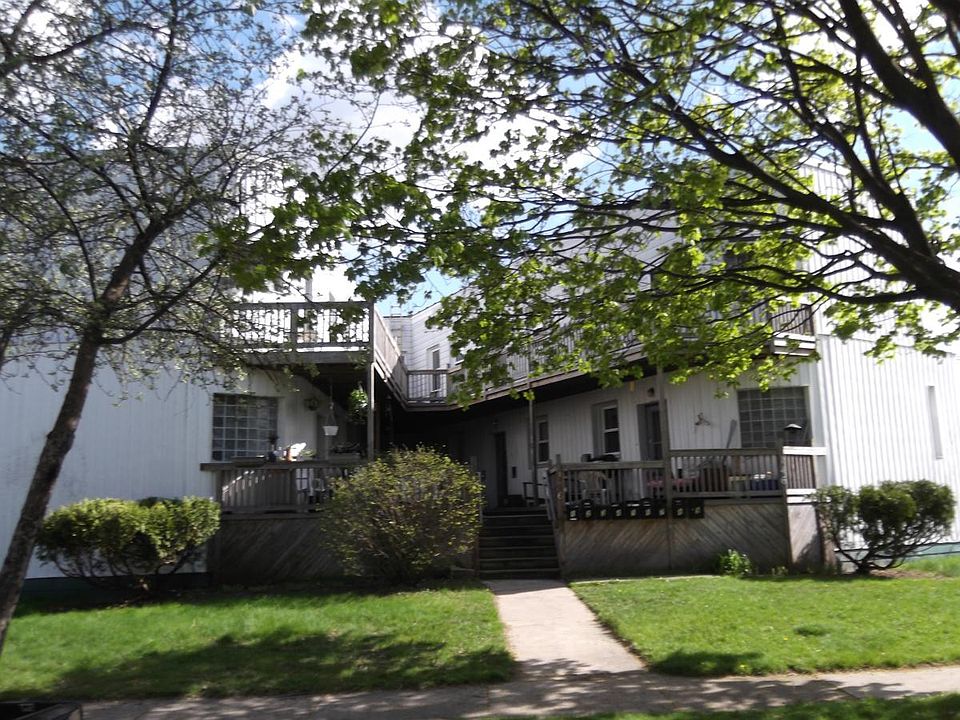 Building frontage as seen looking South from E. Hazelhurst Street