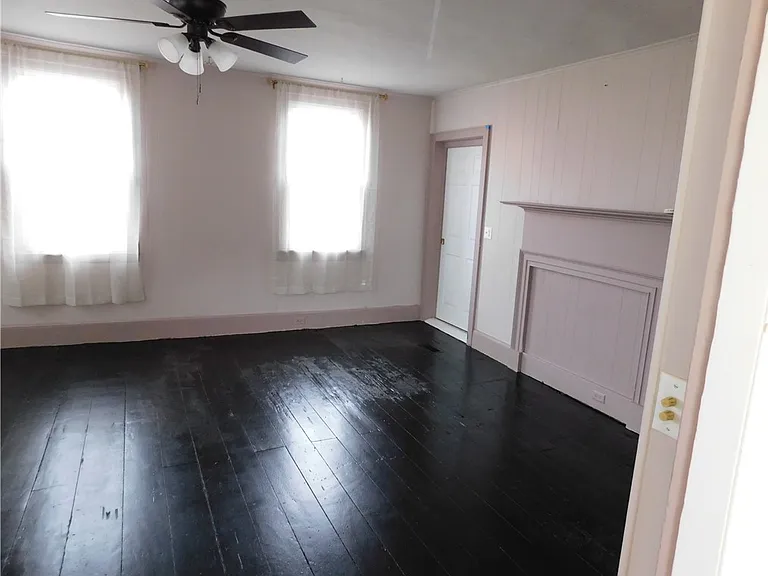 321 N Main St — Photo 7