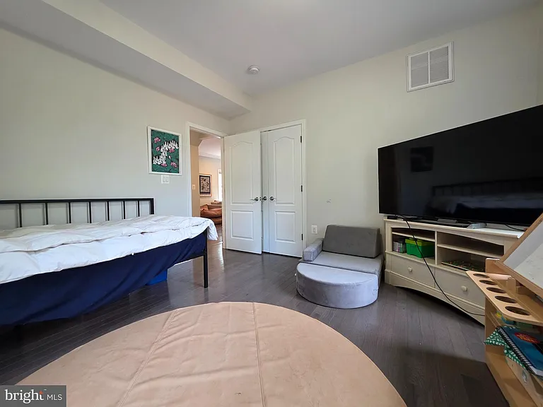 1138 S Harrison St — Photo 11