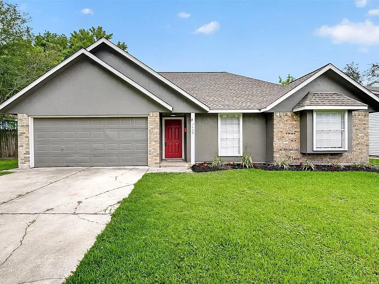 7429 Elbridge Ln — Photo 3