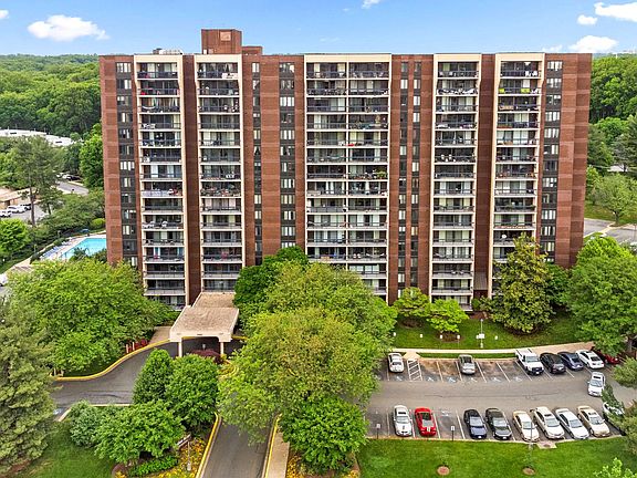 2nd image of 7401 Westlake Ter APT 1616