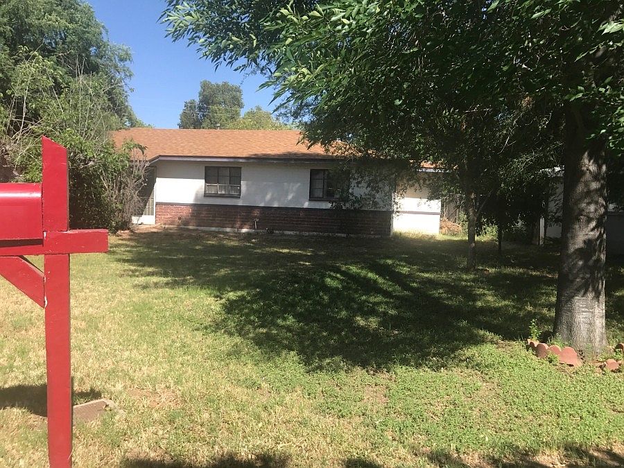 2nd image of 1305 W Lawrence Rd