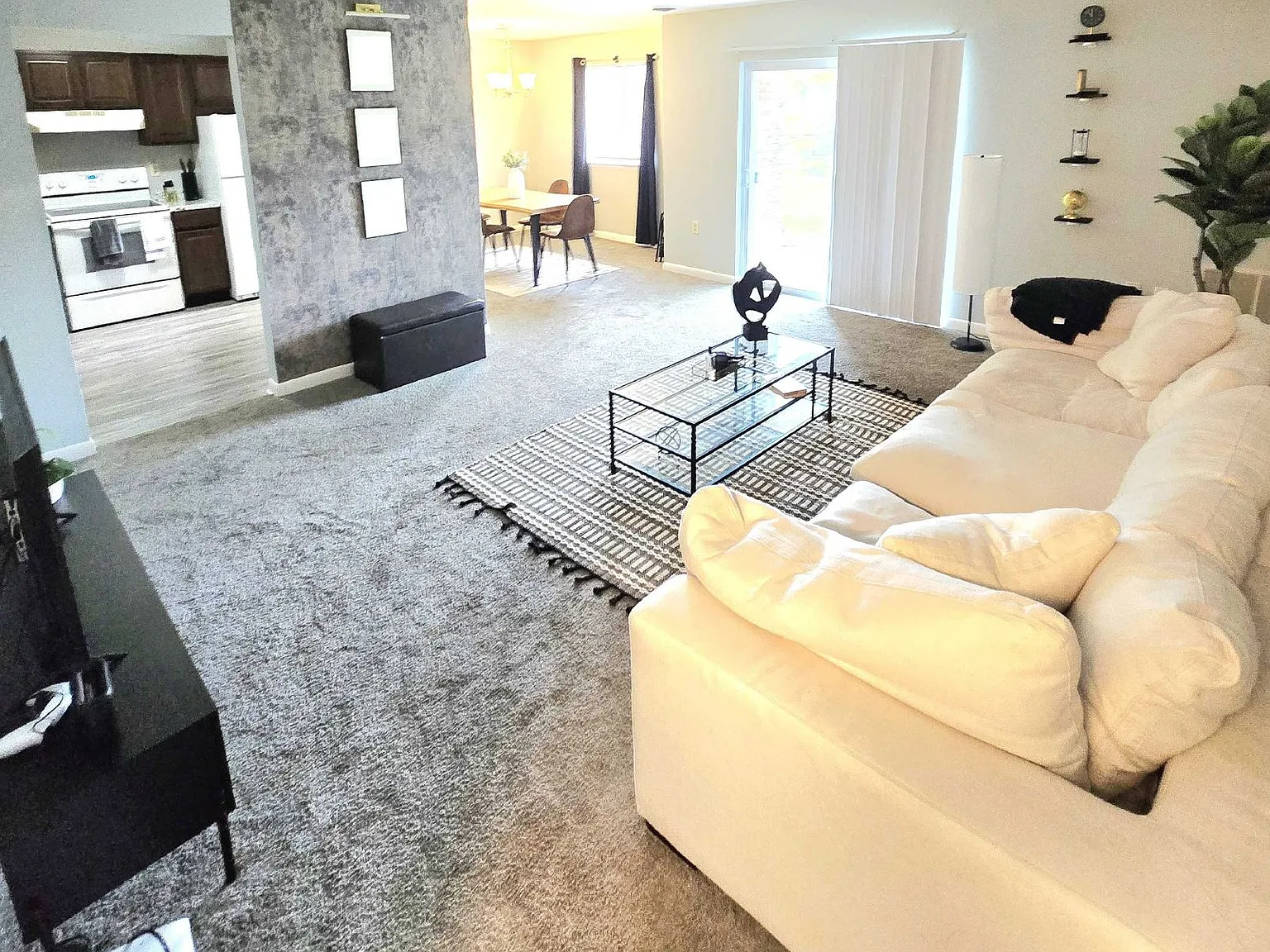 8th Street Court Apartments — Photo 2