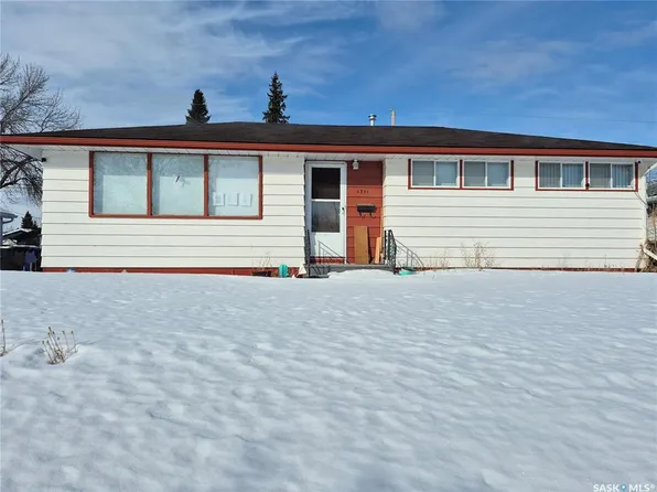 1741 92nd STREET, North Battleford, SK S9A 0B5