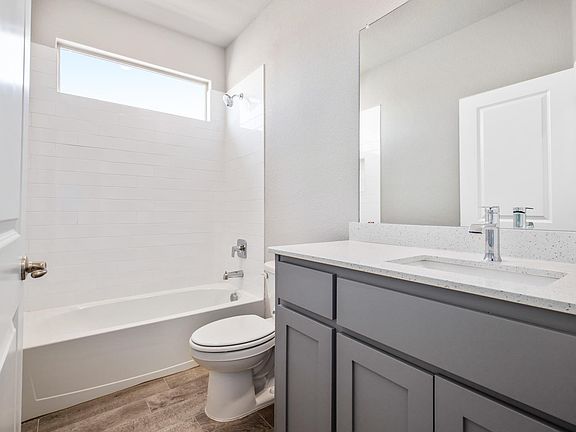 2nd image of 813 Blackhorse Trl