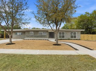 221 Shadywood Ln, San Antonio, TX 78216