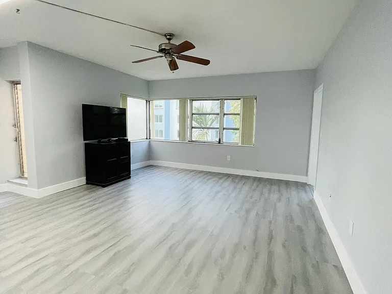 9175 SW 77th Ave #306 — Photo 20