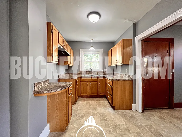 1308 Thatcher Dr — Photo 6