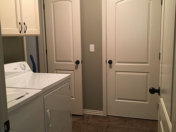 3rd image of 2114 Quinlan Ave