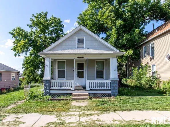 2715 8th Ave, Rock Island, IL 61201
