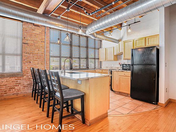 3rd image of 633 Elliott Ave APT 6