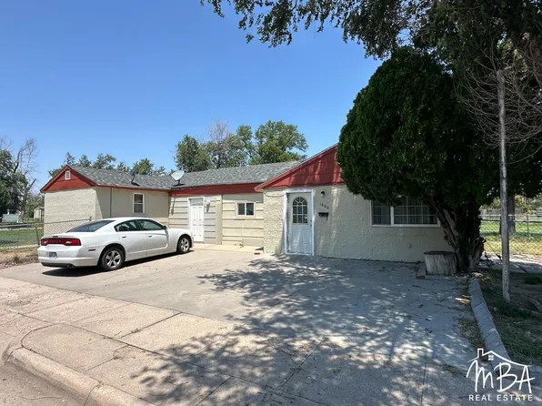 1609 Walker St, Garden City, KS 67846