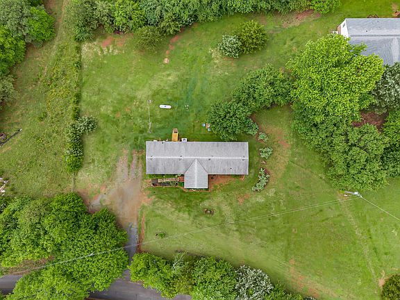 2nd image of 177 Farmers Hill Rd
