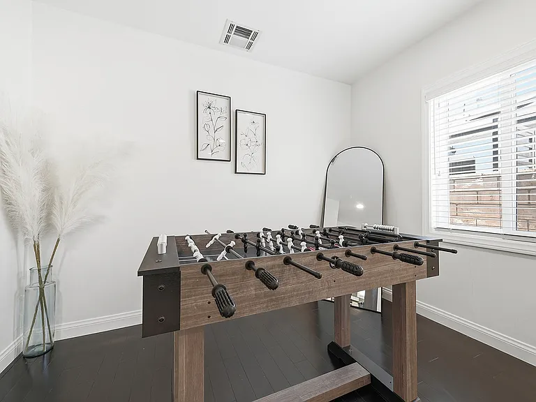 4136 Tilden Ave — Photo 10