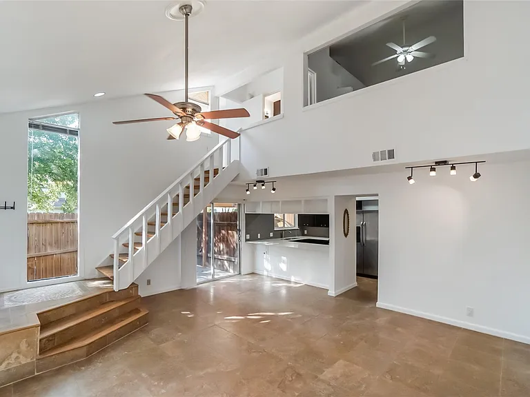 1122 Hollow Creek Dr #1 — Photo 10