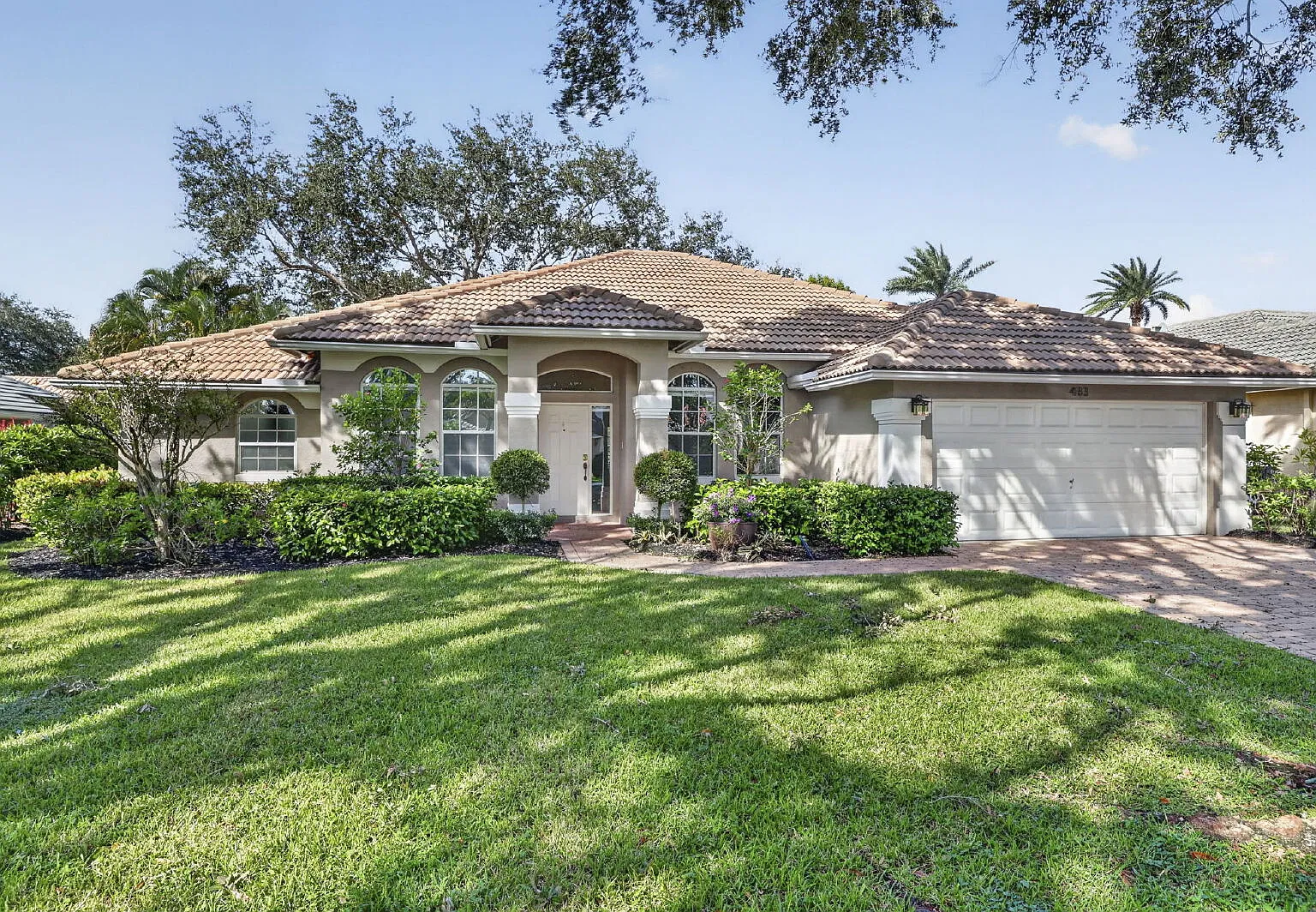 4 bed, 2.0 bath, 2115 sqft, $5,500 — Photo 1