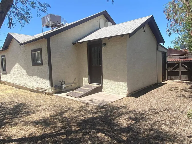 3432 E Cambridge Ave — Photo 13