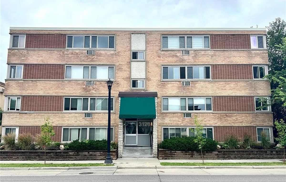 3120 Hennepin Ave — Photo 1