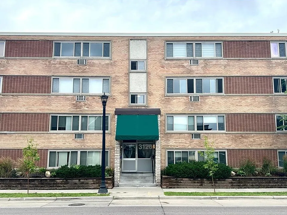3120 Hennepin Ave #8