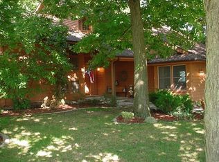 609 Oakwood Dr, Bellefontaine, OH 43311