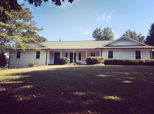 225 Hedge Row Holw, Roswell, GA 30076