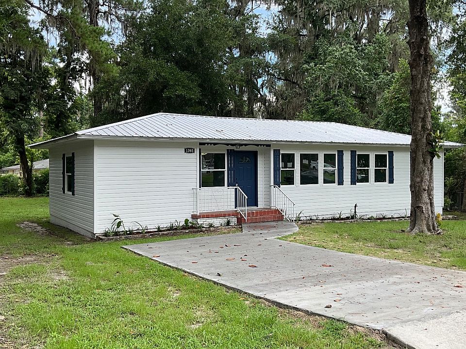 1st image of 1395 SE Loquat Way
