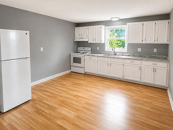 2nd image of 39 Elmview Cir